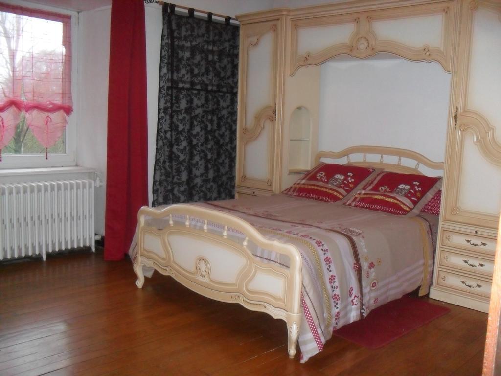 Gite De Peche Saint-Ellier-du-Maine Стая снимка